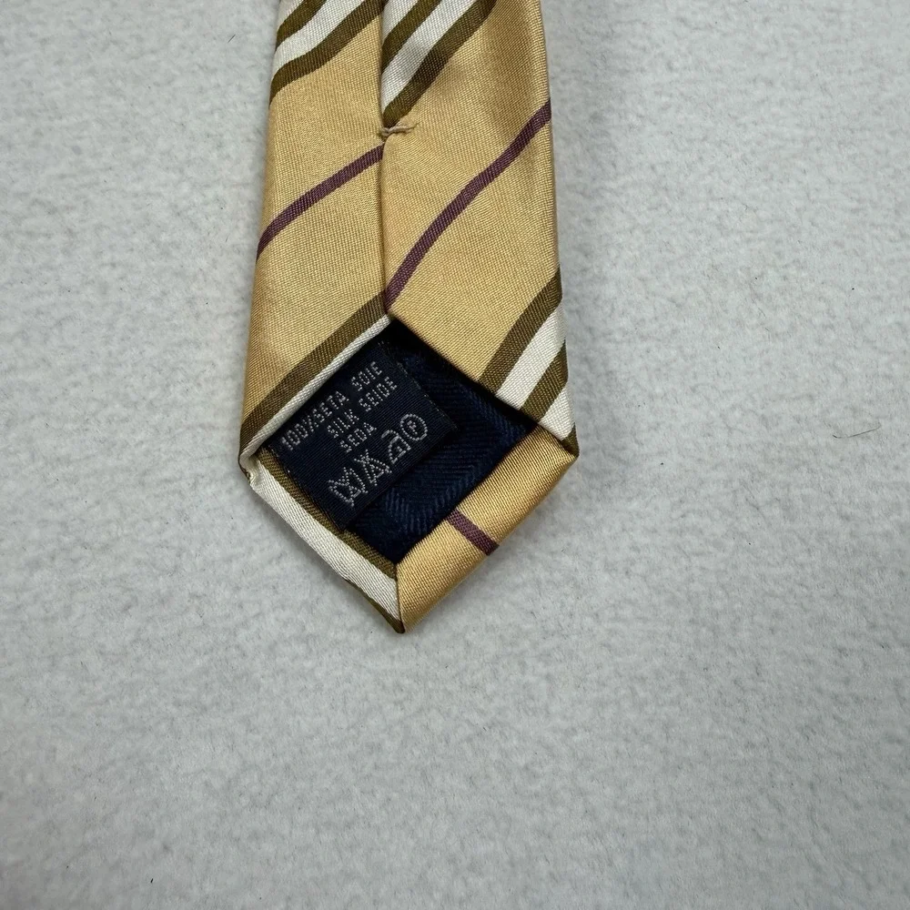 Burberry London Woven Silk Designer Luxury Necktie Nova Stripe Pattern Brown Tie